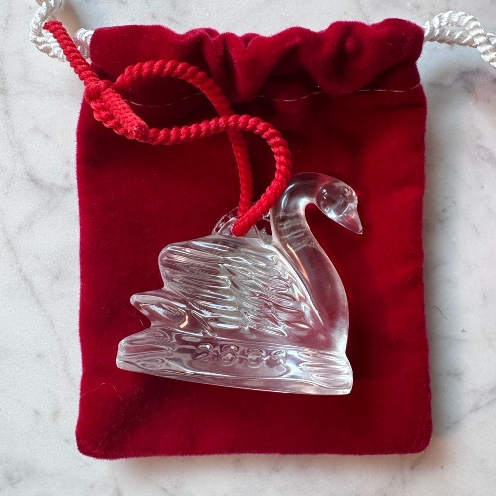 Waterford Crystal VTG Swans a Swimming 12 Days of Christmas Ornament - 2001 - Picture 2 of 4